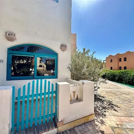 Central & Unique 1 Bedroom Apt/ In Downtown @Elgouna Хургада Екстер'єр фото